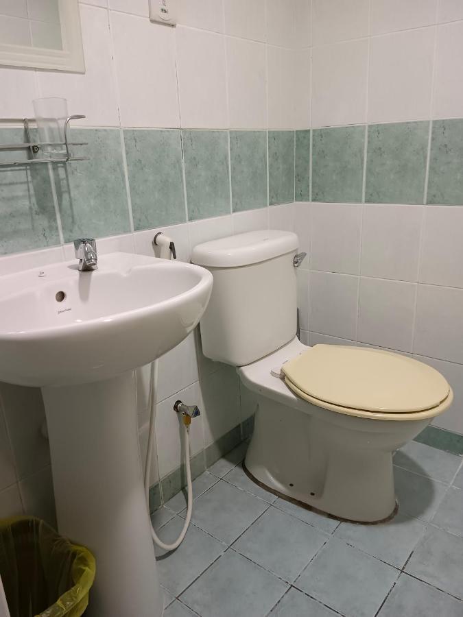 Yussal Homestay Simpang Ampat Semanggol ภายนอก รูปภาพ